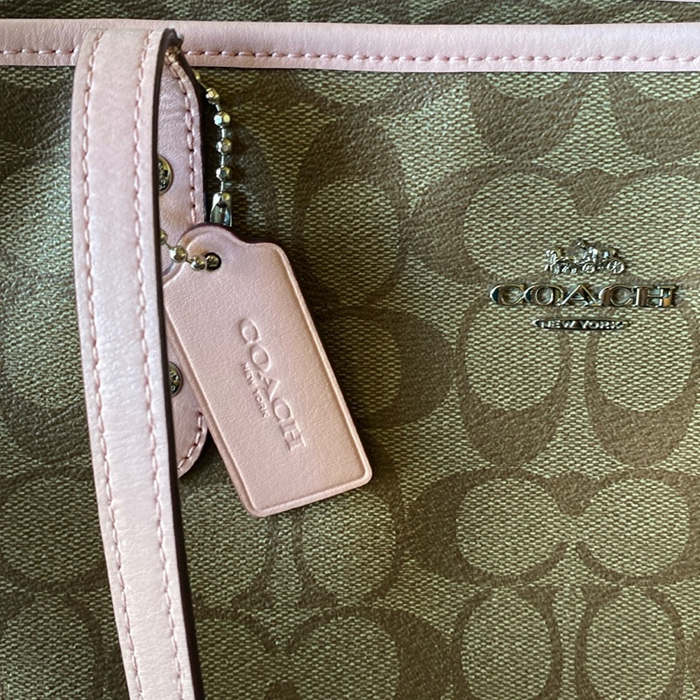 Coach Tag